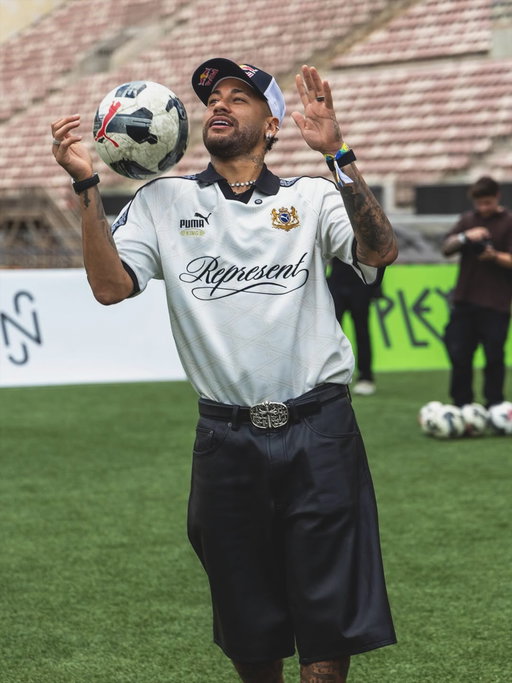 Neymar Jr in Represent x PUMA.