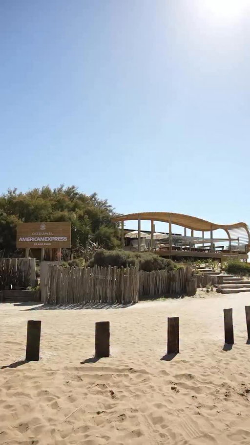 Un lugar frente al mar, pensado para bajar el ritmo y disfrutar.
Cozumel American Express Beach Club en Cariló invita a relajarse entre el sonido de las olas, el sol y la brisa del mar, en un espacio creado para desconectar y vivir el verano con calma.
Experiencias pensadas para compartir. #conAmex