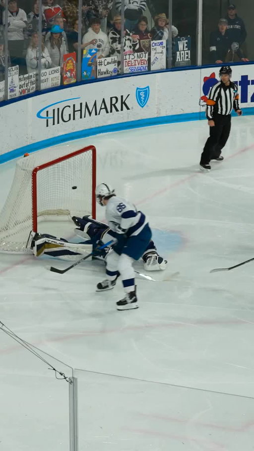 JJ Wiebusch lit the lamp just 17 seconds into the game 🤯
