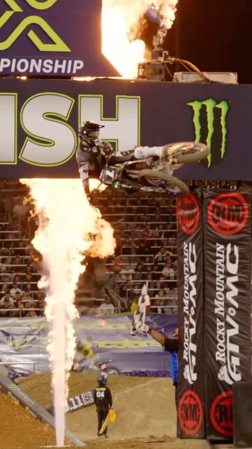 Welcome back to the top @DangerboyDeegan 🦾 

#SupercrossLIVE #SMX #Yamaha