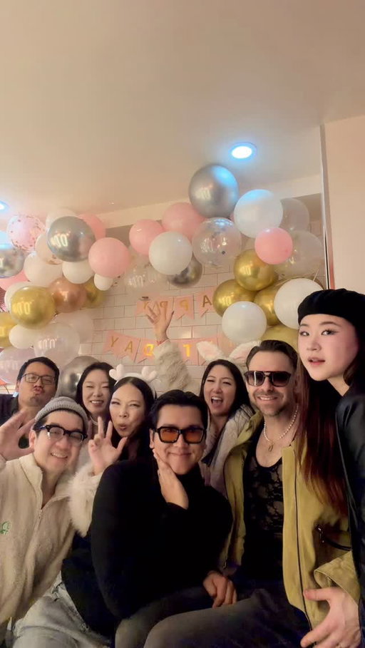 When the crew shows up like it’s a Friends episode @gono_karaoke ☕️✨

Thank you @hungry.jo for the invite, and the crew for such a fun time! 💛

#eatntravelrepeat
#internationalfoodiesunite #teamhappyfoodies #welove2eat #worldpod #venturefoodandtravel
#foodiesinternationalchat #blogto #narcitytoronto #yelpToronto
#gonokaraoke #karaoke #friendstrend #trendingvideo #trending
#friendsvibes #friendshipgoals #nightoutwithfriends #torontofun #goodtimes

🏷️ Friends TV series trend, group walk-in video, friends night out, karaoke with friends, Toronto content creator, foodie friends, fun group reels, social club vibes, trending Instagram reel, friend group energy