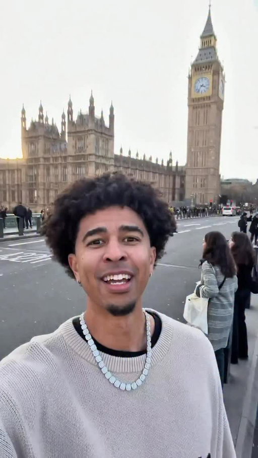 “That’s how I see the city… the Kris London Eye!” 😂 @lsk returns to the city that gave him his nickname for the NBA London Game presented by Tissot • Sunday at 12:00pm/et on Prime