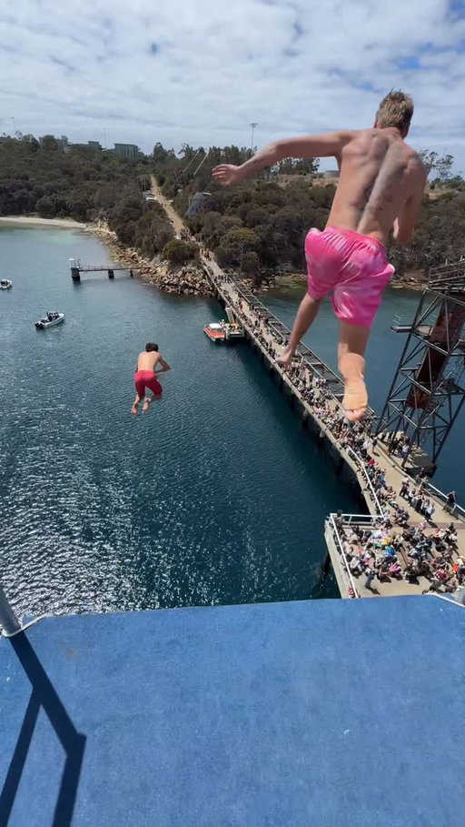 World’s HIGHEST DØDS flower??

#deathdiving #australia #tasmania #cliffjumping #døds