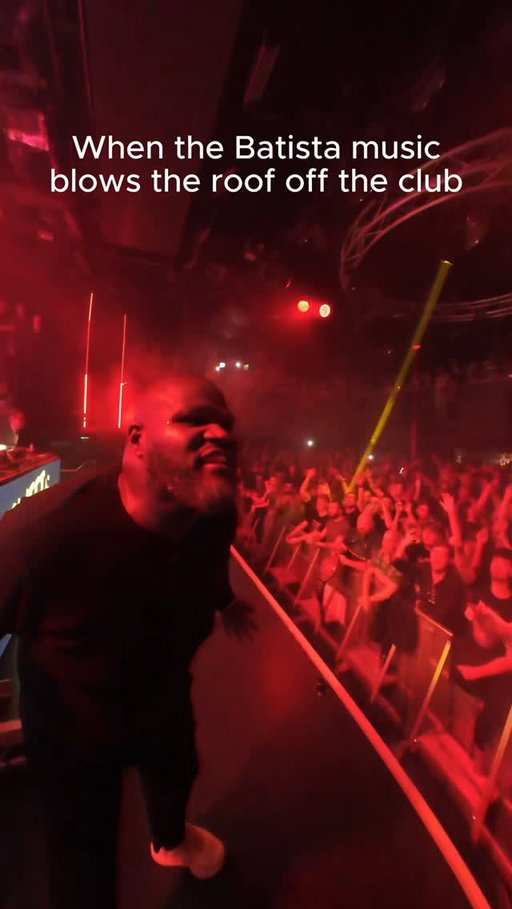DJ Mark Henry dropping the bangers at @sweetchindisco Dublin 💪🏿🪩

#wrestling #wwe #davebautista #markhenry #wweraw