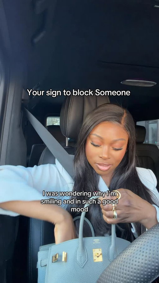 Sun is shining weather is sweet, I have @maybelline on my lips and no enemies of progress on my phone. Block someone today