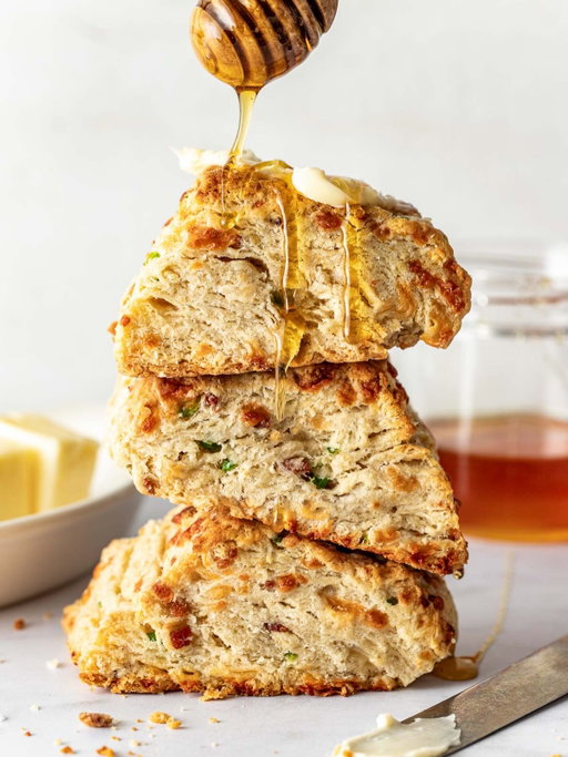 If I showed up at your house with these biscuits, you’d ask me to leave the pan. 😏 Bacon, cheddar, jalapeño, wildly flaky layers, very buttery. They’re not complicated, just solidly delicious—and exactly the kind of thing you make once and then keep in your back pocket forever. 🙌🏻

✨Comment recipe and I’ll send it straight to your inbox✨

https://www.wellseasonedstudio.com/flaky-bacon-cheddar-jalapeno-biscuits/

📷: @brokegirltable #biscuit #biscuitrecipe #breakfast #bacon