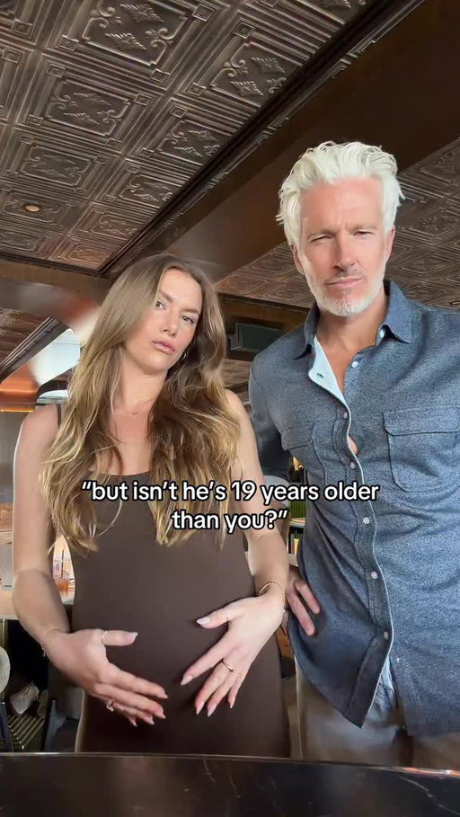 That’s the way we like it @em_stomatuk 

#couple #pregnant #agegap #agegaprelationship