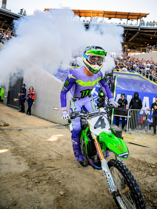 Just FYI for up and coming racers, don’t hit the gate hahaha. Last to 4th in the main and a Heat win so we are making progress! Love being back racing 💚