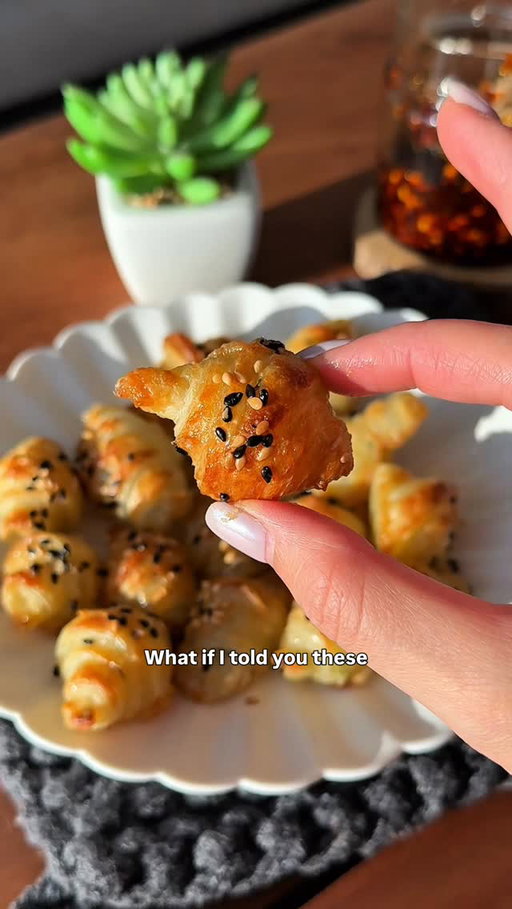 @eatingwithkirby Did I just make mini croissants out of frozen scallion pancake? 🫢🥐

And I fully admit it’s more like 1 PRODUCT, and technically 3 ingredients, ok?? 🤪

Honestly I still can’t believe this worked 😅 These scallion pancake croissant bites were SOOO crispy, poppable, and might disappear in minutes if you’re not looking 👀

Comment “CRISPY” for the full recipe, though it’s so simple, it’s more like tips + tricks✨

#scallionpancake #croissantbites #foodhack