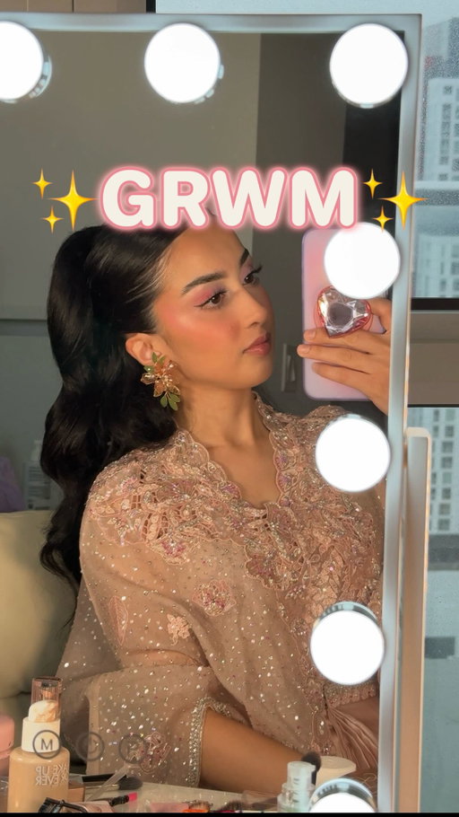 get ready with me for the mehndi of the final wedding of the season!!!! we are almost at the finish line!!!!!!!! (idk why i am acting like there will ever be a finish line) 👺

outfit @farahtalibaziz 
hair @hairlicioustyles
jewellery @the_vintage_snob 
hair extensions @bellamihair @bellamihairpro 

@urbandecaycosmetics slick brow
@benefitcanada gimme brow shade 4
@benefitcanada sent me the pr package, i also used a @colourpopcosmetics palette with the @hudabeauty icy nude palette
@diorbeauty brown liquid liner
@shiseido lash curler
@benefitcosmetics bad gal bang mascara waterproof
@houseoflashes lashes, i think it was emiko but not 100% sure
@garniercan micellar water
@milkmakeup grip primer
@makeupforever hydra glow foundation in 1n06
@hauslabs concealer fair neutral 04
@narsissist laguna bronzer 02
@diorbeauty candy stick blush
@onesize pink powder
@maccosmeticscanada wrapped in gold highlighter it was from an older holiday collection
@dasique powder blushes
@diorbeauty @diorbeautylovers jumbo bronzer
@rhode skin lift liner with @lancomeofficial butter glow lip balm
@charlottetilbury setting spray
@dior miss dior solid perfume

#grwm #desi #makeup #pakistani #pakistaniwedding