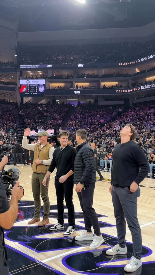 The Green and Gold are in the house 🤩