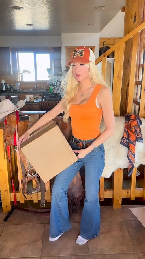 Unboxing the perfect serving bowls from @lonestarwesterndecor 🥣🍚