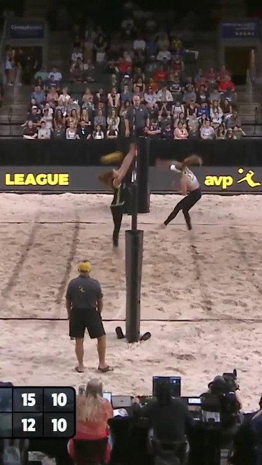 UNREAL 🤯
@meganjrice elevates into the swing and bounces it straight down from Austin, Week 7.