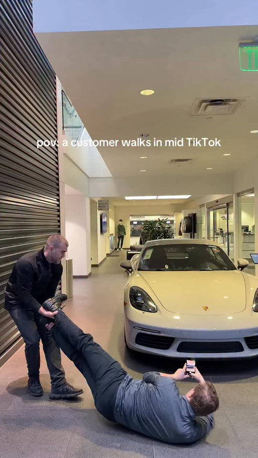 Caught in the act 🫢😩

#porsche #porscheminneapolis #fyp #workworkwork