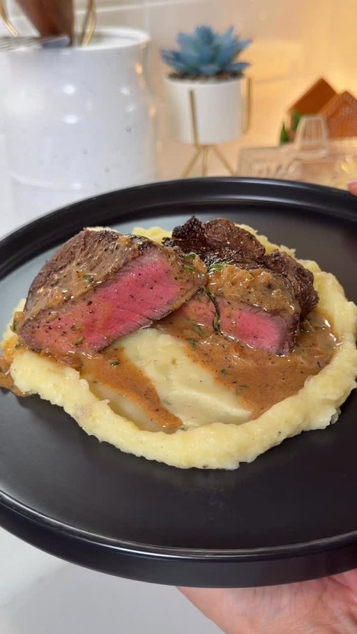 Steak dinner for two 🫶🏼🥩 Filet mignon w/creamy mash and peppercorn sauce 😋 as always comment recipe for instructions DM’d straight to u! 😋🙌🏼 #steak #steakdinner #steakmeal #steaktok