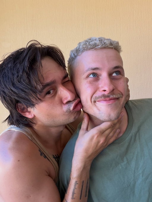 This should make things easier, Matt is now platinum blonde and Josh is missing a moustache 👨🏼‍🤝‍👨🏻