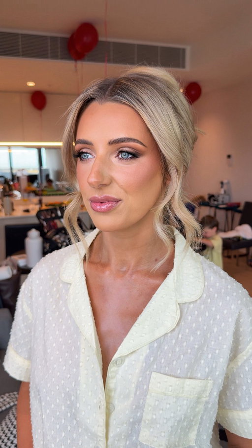 But the real kicker is when it’s one of your best friends.
I feel so lucky & grateful to share moments like this 😭🫶🏻
@leahlemon_ 

Hair @emilyredfernhair 

#bridalmakeup #makeupartist #melbournemua #melbournemakeupartist