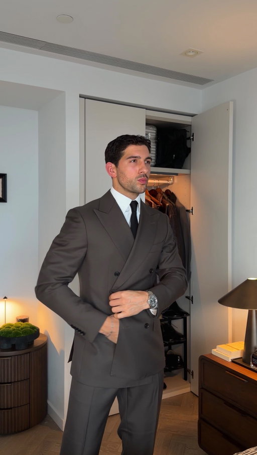ad 2 days in Italy and now I dress well and smell even better…. 

A tailored suit paired with the spicy addictive cherry of the new @armanibeauty Stronger With You Powerfully Fragrance, for when you want to feel your most seductive. The scent captivates those around you. 

@theperfumeshop #Strongerwithyou #fragrance