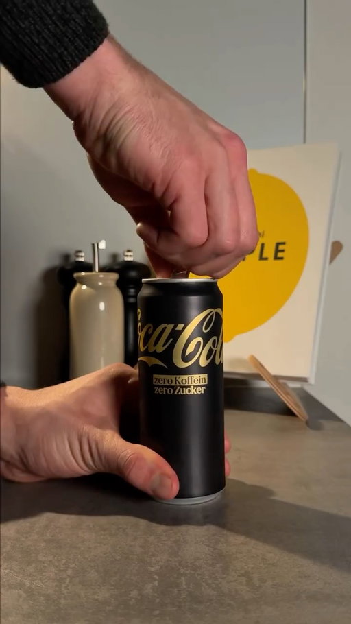 Anzeige | Ankommen. Abschalten. Genießen.

Mein Abend mit Coca-Cola Zero Zero.

Zero Caffeine. Zero Worries. ✨

@cocacola_at