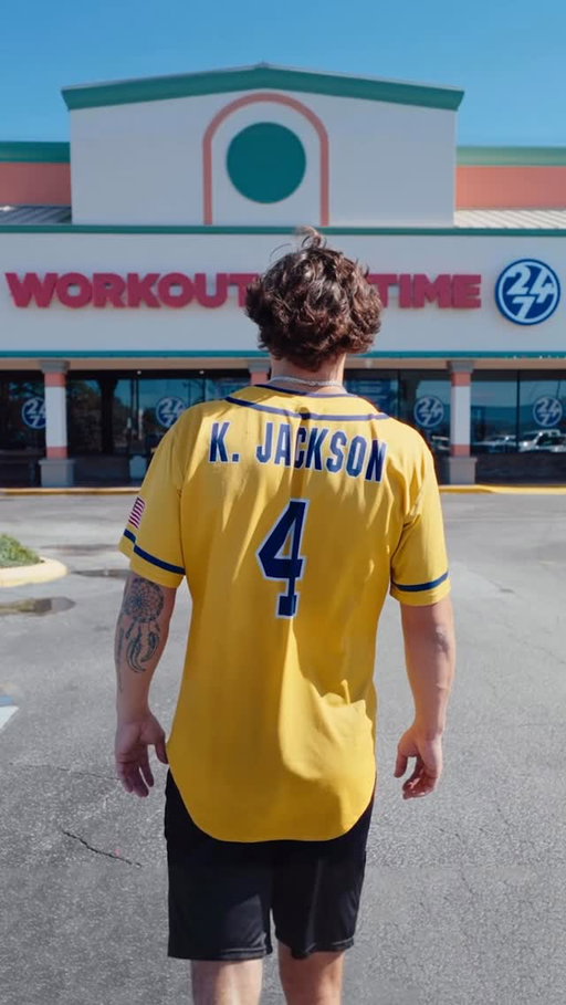 A new year means new goals, but the plan stays the same: show up and get stronger every day.
 Let’s lock in together at @workoutanytime . Join for just $1 with promo code BANANA 🍌#ad