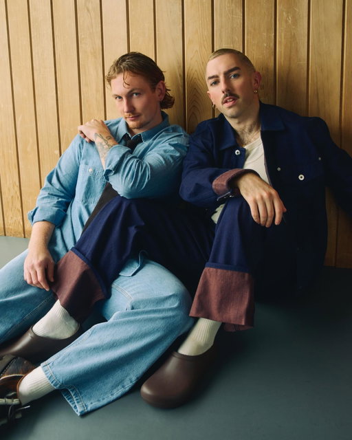 We may be a comedy podcast but on the shoots we serve glamour! 👀

Recent shoot featured in @independent.weekend 📸

Photographer: @olihillyer_riley 
Styling: @bryonyhatrick 
Art Direction: @josephsinclairparker 
HMUA: @chessthornton 
Photography Assistant: @ben_quinton 
Styling Assistant: @harriellisdon