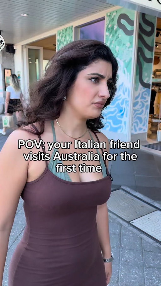 she was shocked… 😅

#comedy #italian #italiancomedy #australia #actress