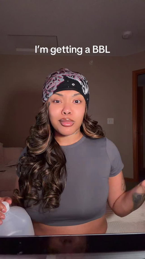 W/ @dollsplasticsurgery_ 🎀 it’s OVERDUE 🤏🏽 let me know what I need to prepare for this! im excited & a lil nervous.