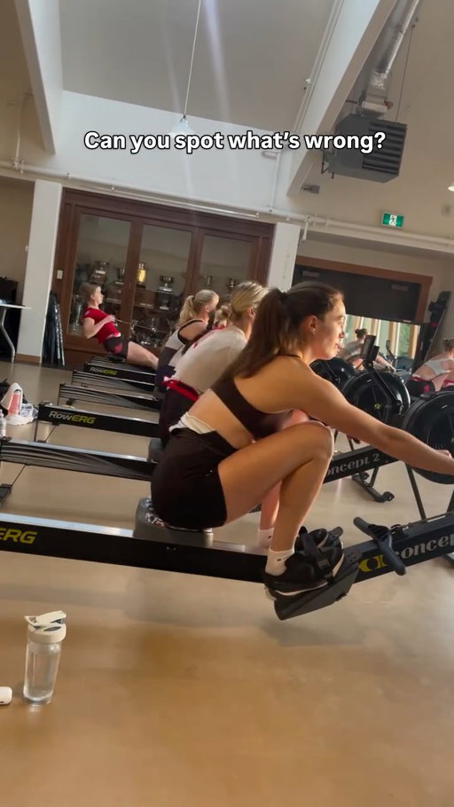 Follow for more training hacks!! (don’t show this to my coaches) 😇

#howwilltheyknow #itsajoke #rowing #erging #athlete #elite #aviron #laolympics #trainingmotivation