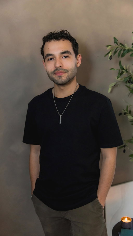 I graduated top of my class in college. Classical piano gave me the fundamentals, the discipline, and the tools, but not the outlet I wanted.

I had no idea what to do after I graduated. I’ve always pushed myself to be the best, but I knew I didn’t want to spend my life repeating other musicians’ ideas… I wanted to share my own.

So I went back to my childhood, when I used to make short films with my friends and edit soundtracks to make them sound epic. It was freaking awesome.

I tried writing my first score for a YouTube video and I felt that same joy right away. That’s when began this ride that’s taken 10 wild years so far.

Grateful for giving myself permission to (kind of) start over and for the value education and mentorship have added. A lot of people say you don’t need to go to school for this, but personally I wouldn’t be here if it wasn’t for both my mentors and my hard work outside academia.

I never could’ve imagined that betting on myself would end up impacting so many people.
