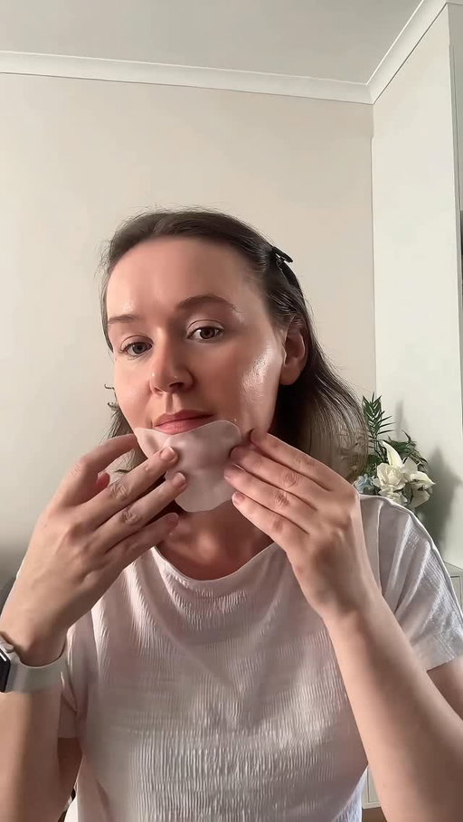 Some must have @mediheal_global products for blemish prone skin! Featuring the  Madacassoside Blemish Pads, Serum and Wrapping mask! Love how soothing they feel on the skin thanks to madecassoside and centella that work to soothe irritation, rehydrate the skin, and support a healthier barrier 🙌🏻

Don’t forget you can use code GLOW1234 at  @stylekorean_global or @yesstyle for a discount on @mediheal_official products 🤌 

🏷️

#mediheal #tonerpads #squarepad #glassskin #blemishcare #kbeauty #melbournecreator #realskin #blemishproneskin