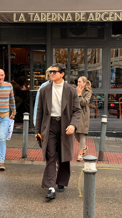 Tendríamos q volver a atrás unos años 🎩
.
.
.
#fashion #modahombreespaña #estilohombre #mensweareurope #classicmenswear