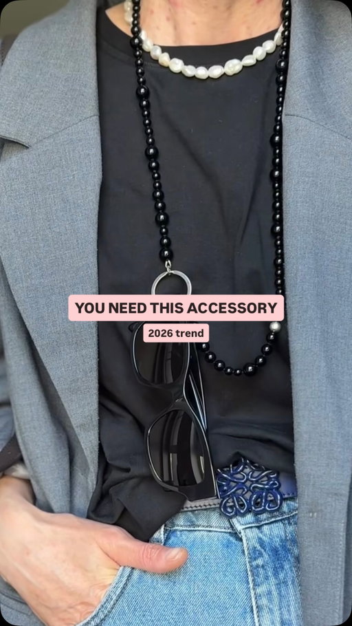 Glasses cords are SICK😍😍 comment LINKS if you’d like them 

@twpclothing @shermanfield1967 @brunellocucinelli_brand @etsy 

#trendingaccessories #2026trends #functionalaccessories #momoutfit #springtrends https://liketk.it/5NFUJ
