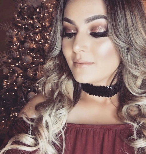 My 2016… my life felt perfect. Makeup and family made me happy 🤍
It was also the last year I knew life without this ache 😭