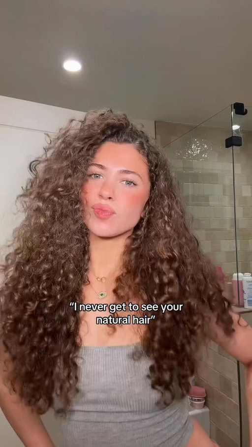 That’s the way I like it 🤭 #curlyhair #blowout #curls #hair #straighthair