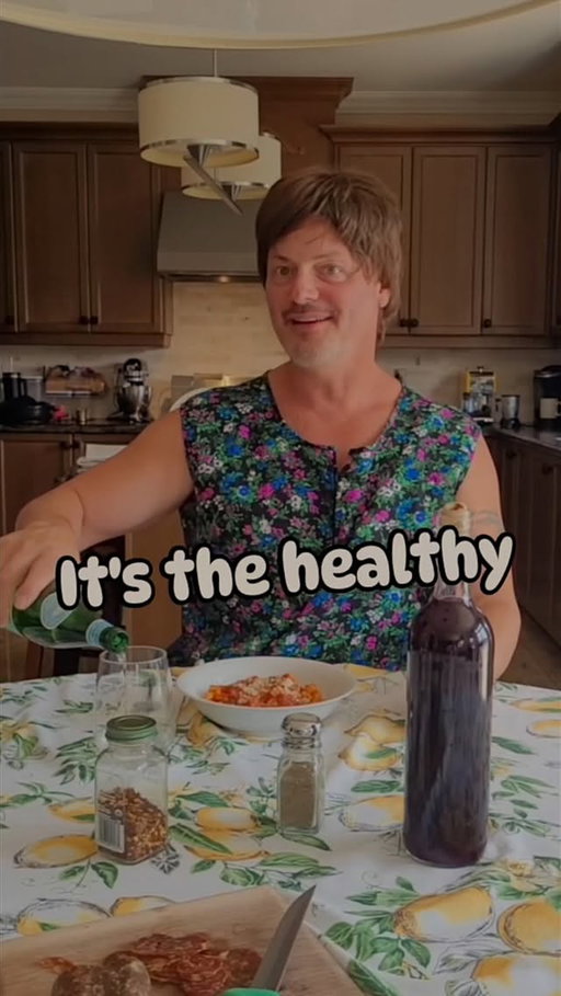 It’s the healthy… 
Follow us @frankspadone @cosimotucci 

#comedy #sketch #italian #funny #healthy