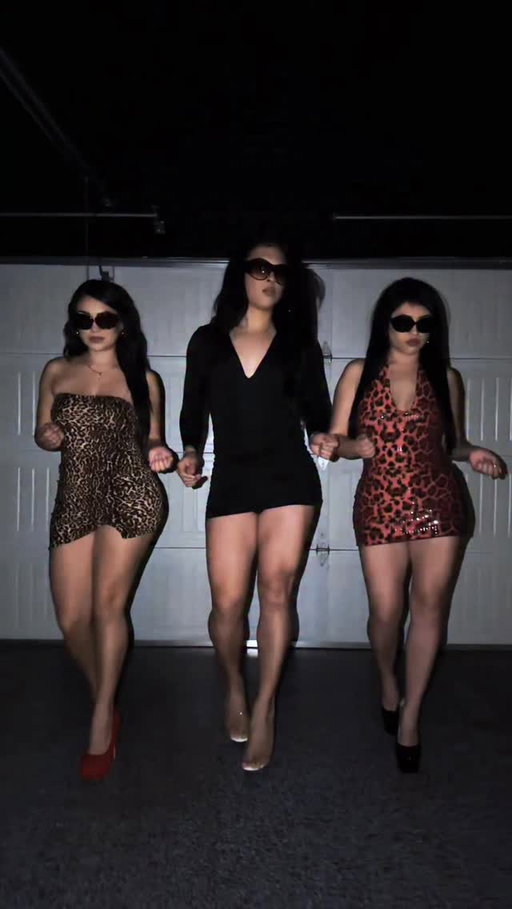 las tribaleras 👯‍♀️ NEW YT VIDEO IS UP :*
#tribaleras #3ball #baile #dance #louiecastro