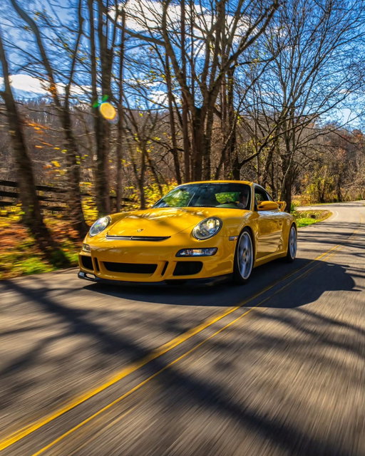 Back roads. Manual 997 GT3. Perfection.

#Porsche #997gt3 #Porsche911GT3 #savethemanual #Nashville #nashvillecarsandcoffee
#onlycarrera997