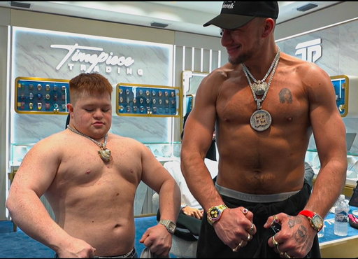 I COIN FLIPPED TOGI FOR $2,000,000. HE PUT HIS HOUSE AS COLLATERAL.

STOLE THAT SHIT 😭

I LOVE TOGI THO I FELT BAD SO I GAVE HIM MY $700,000 ROVUELTO. ITS A IRL RAKE BACK 

ALSO MET MY NEW BEST FRIEND LEII. HES THE MAN ‼️‼️‼️

THANK YOU FOR THE SUPPORT I LOVE YOU GUYS. CELEBRATING MY NEW CRIB BY GIVING ONE OF YOU $100,000. JUST LIKE AND SUBSCRIBE DM ME PROOF

NEW YOUTUBE VIDEO IS LIVE 🚨

YOUTUBE: STEVEWILLDOIT