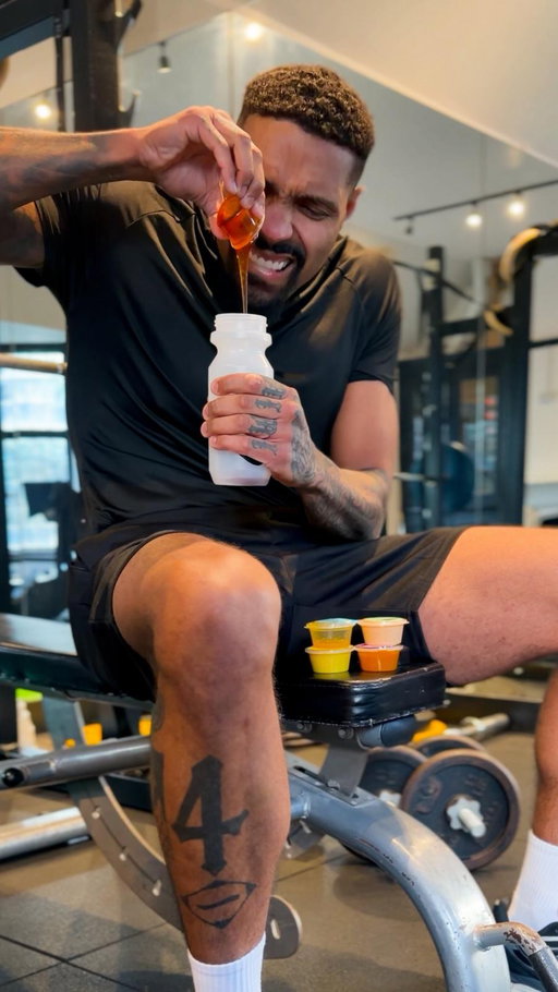 AD How do I tell the @naomibanjo I can’t stop thinking about this chicken and these saucy dips… even in the gym💪🏾😂 @PapaJohnsuk have got a brand new boneless chicken and dip range and it is chef’s kiss🤌🏾 ps don’t tell the other sauces I’ve got a favourite, but Hot Maple might be number one for me🤫