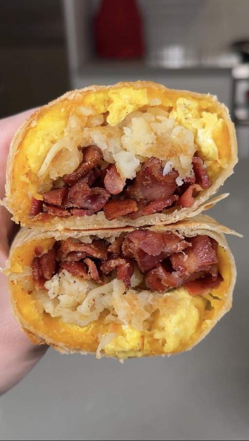My go-to reset meal is a breakfast burrito loaded up with @FarmerJohnLa classic cut bacon! Full recipe in the comments below. 🌯🥓 #FarmerJohn