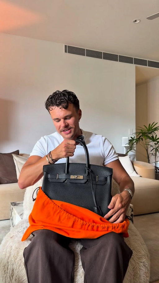i bought a birkin…
-
-
-
#birkin35 #mensfashion #menslifestyle #hermesbirkin #newbag