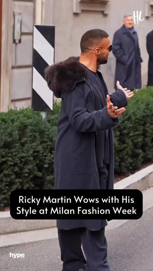 Did someone say they’re livin’ la vida loca? 👀 Oh yeah, that was Ricky Martin, who absolutely brought the style to Milan Fashion Week!
(🎥: Getty Images)