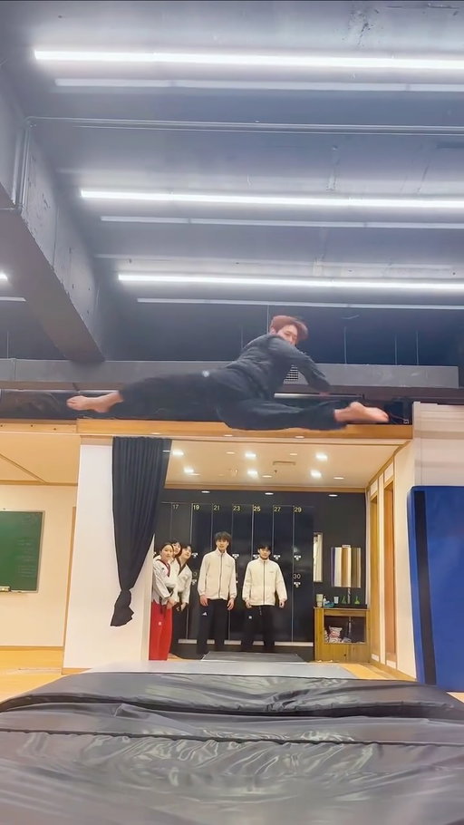 카메라 왤케 뿌옇냐..

#가위차기 #미르메 #태권도 #강동 #모집