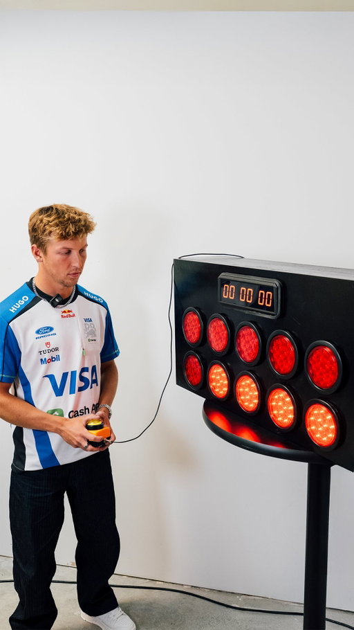 lights out 👀 your move…

Are you fast enough for the track? 🤔 

🤝: @liamlawson30