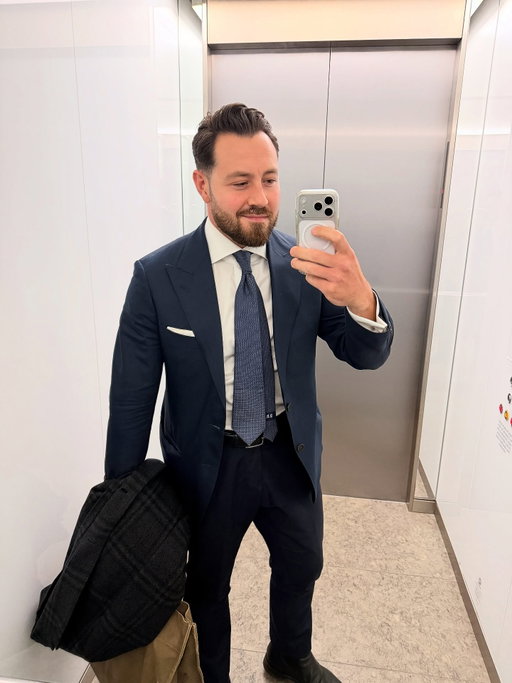 Solid shift back in London Town! Felt very natural being back, despite the lack of sunshine and 12 hour days in the office 🥵

I always wondered what fly in, fly out work was like and now as I embark on my way back to Aus for a few weeks before returning to London in Feb, I’m getting a good taste of it 😂 

Until next time 🇬🇧🤝🇦🇺