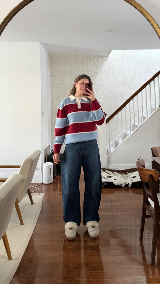ur cute jeans 🔥 as a woman with 43” hips who likes to look androgynous, i LOVE me a barrel leg. and these … are perfection 

ID: @levis women’s cinch waist barrel jeans. i’m wearing a size 30
