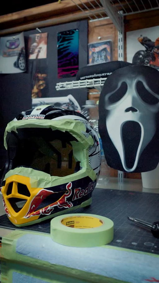 THE ICON EMERGES AGAIN. An icon of horror returns - hand-painted in the Troy Lee Designs Paint Shop.

Scream 7 Only in Theatres February 27. 

Watch the Trailer Now: ScreamMovie.com

#Scream7