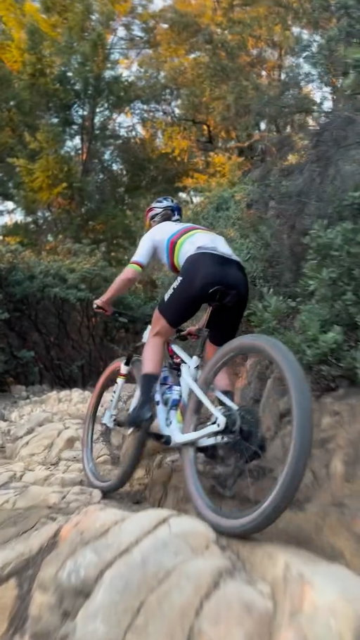 Sunset rainbow ride with a no foot down challenge? Say less. 

🌈🫶🤩
