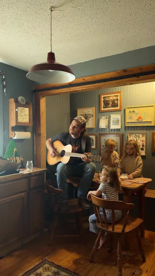 Life sure is hectic ain’t it? 

#country #countrymusic #acoustic