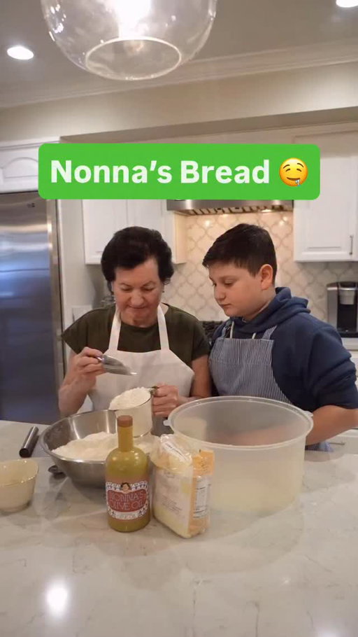 📖Comment “cookbook” for this exact recipe! Nonna put her all into this book, and her dream is to be a New York Times Bestseller but the only way to do that is through pre-orders. If you order now, you can save almost 10% and help her achieve this goal. Love you guys ❤️ #nonna #homemade #bread #italian #trending